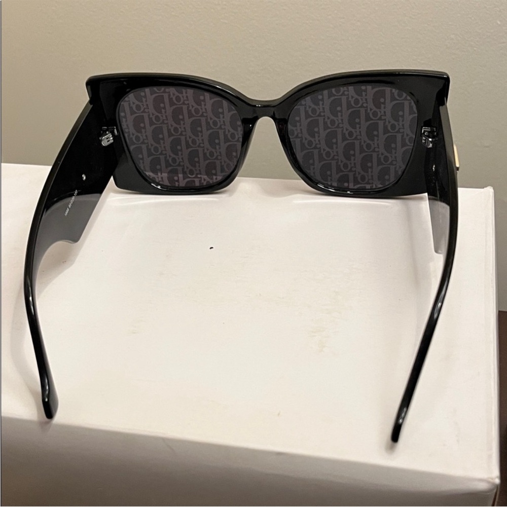 Dior Black Sunglasses with Logo Lenses - Picture 6 of 6